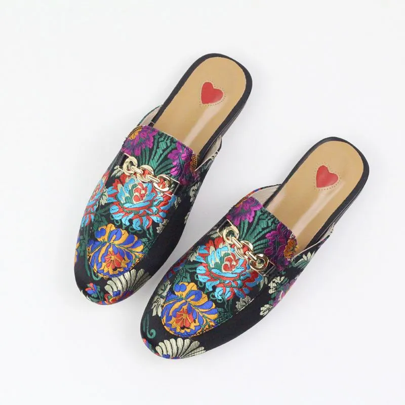 2023 Genuine Leather Summer Shoes Slip On Large Size Embroidery Flat With Slingback Outside Slippers