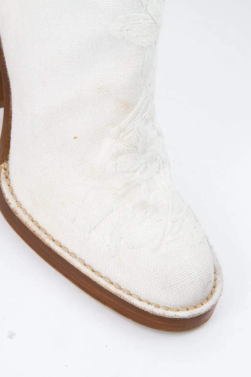 CURVED EMBROIDERED BOOTS