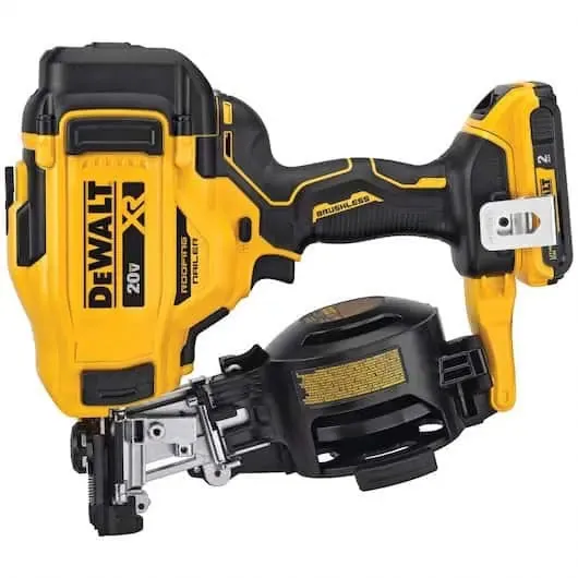 DeWalt 20V MAX* 15‚° Cordless Coil Roofing Nailer Kit