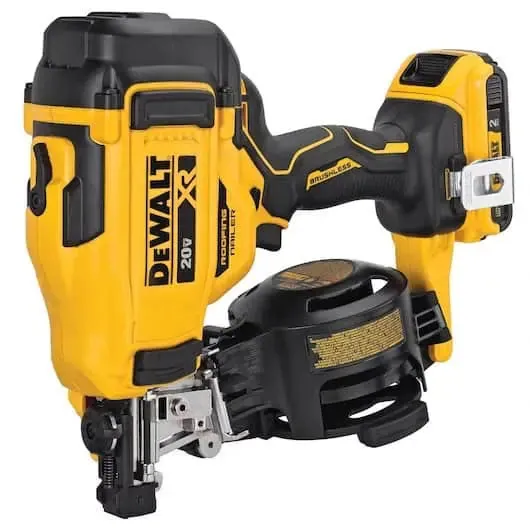 DeWalt 20V MAX* 15‚° Cordless Coil Roofing Nailer Kit