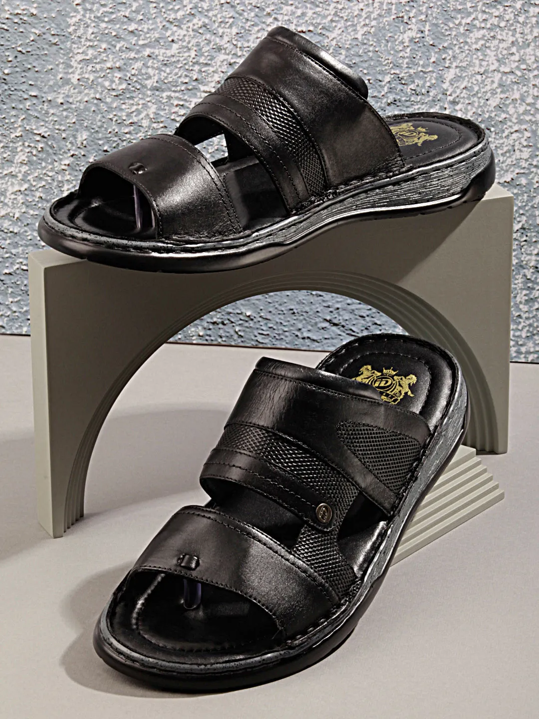 Men Black Sandal / Slipper (ID4216)