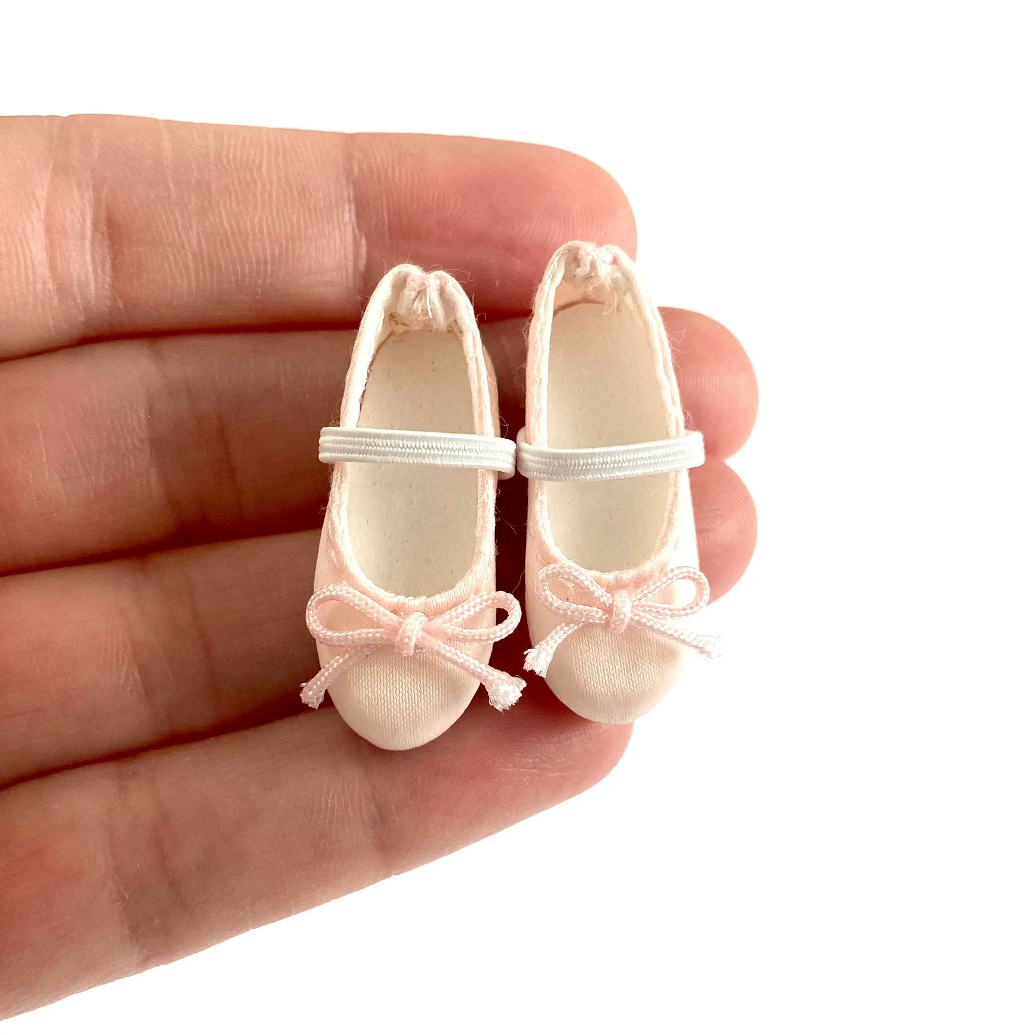 Miniature doll Ballerina shoes tiny pink Silk ballet slippers1/6 scale