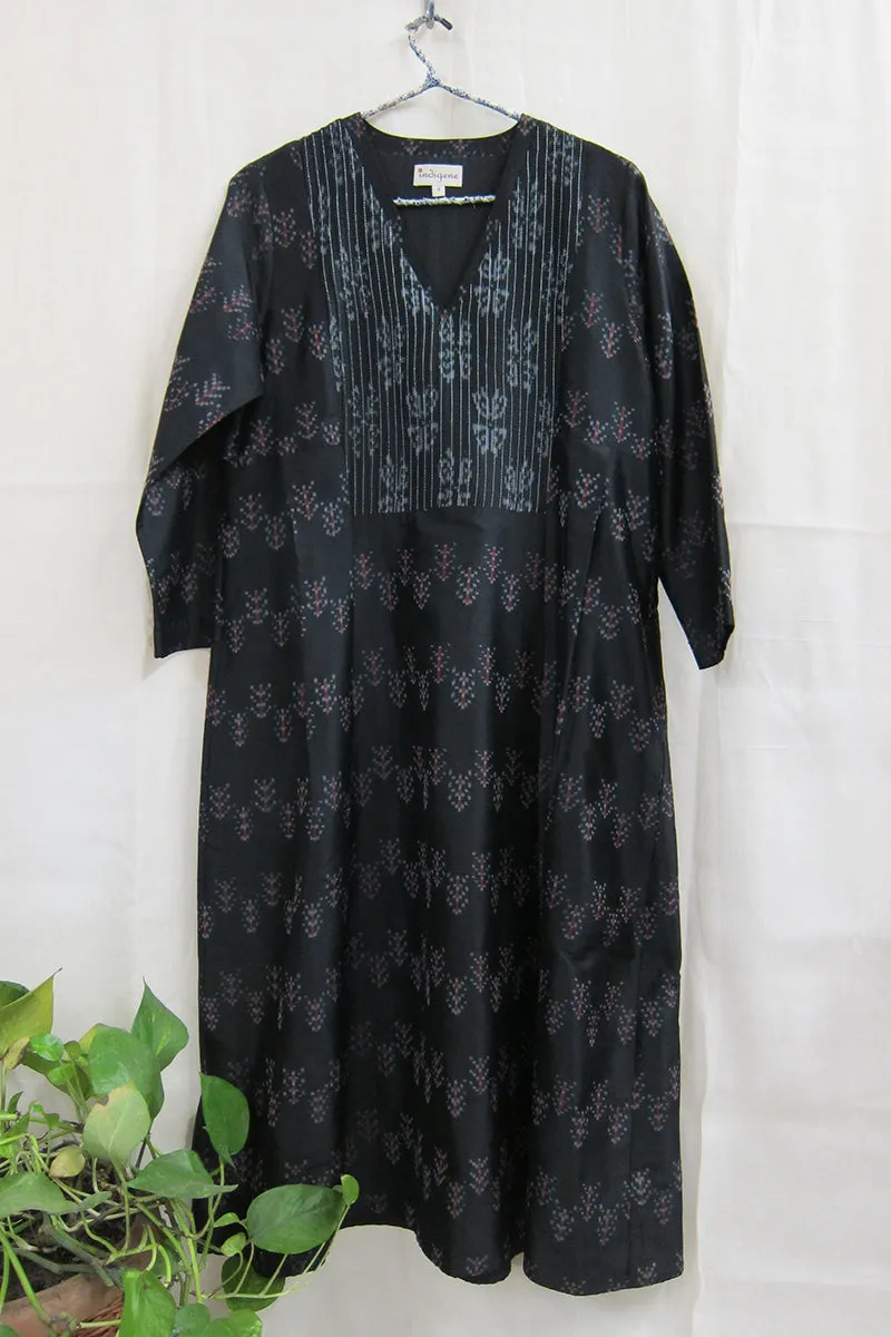 Shama Patti Butta Silk Ikat Kurta