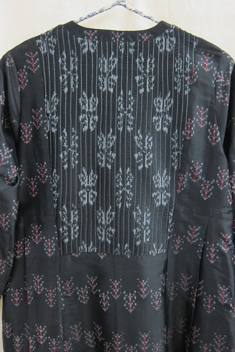 Shama Patti Butta Silk Ikat Kurta