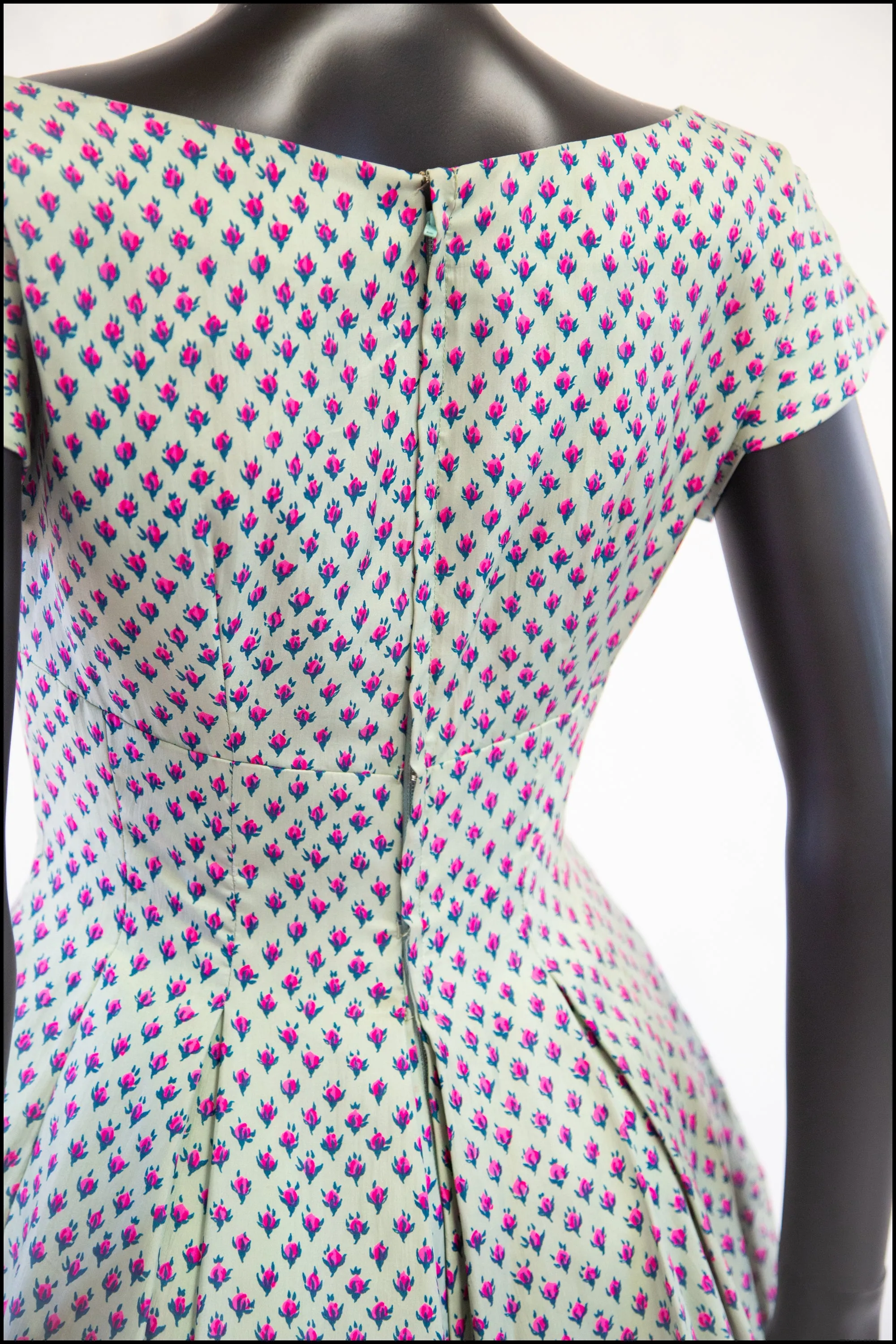 Vintage 1950s Mint Rose Print Silk Dress